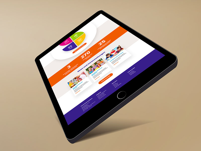 Website erstellen lassen Ansicht der Homepage Schule Steckborn auf einem Tablet dargestellt