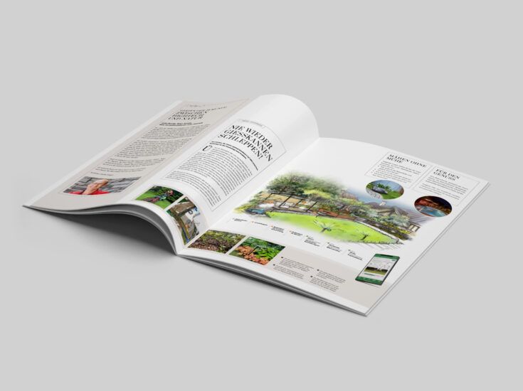 Auf den ersten Seiten des Gartenmagazins finden Leser:innen das Leitthema, dass bei allen Partnern gleich aussieht. Ein aufgeklapptes Gartenmagazin